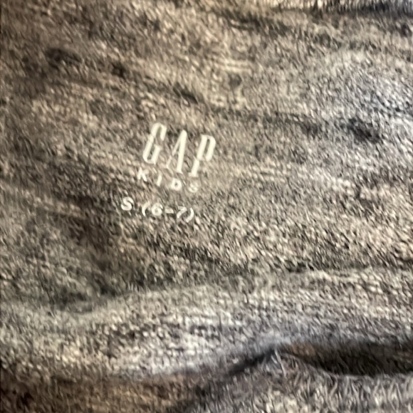 GapKids graphic tee / swim shorts bundle - Picture 3 of 5